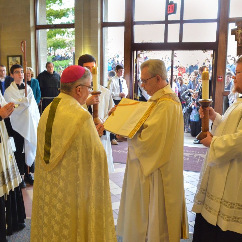 bishop montforton reading in christ the king chapel front entrance