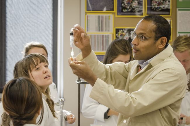 Teacher in lab teaching