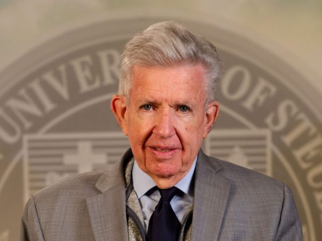 Portrait Spring2022 -2218 Dr. John Crosby