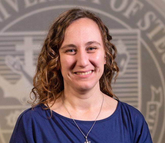 Valerie Plaus Portrait Spring2022 – 2203